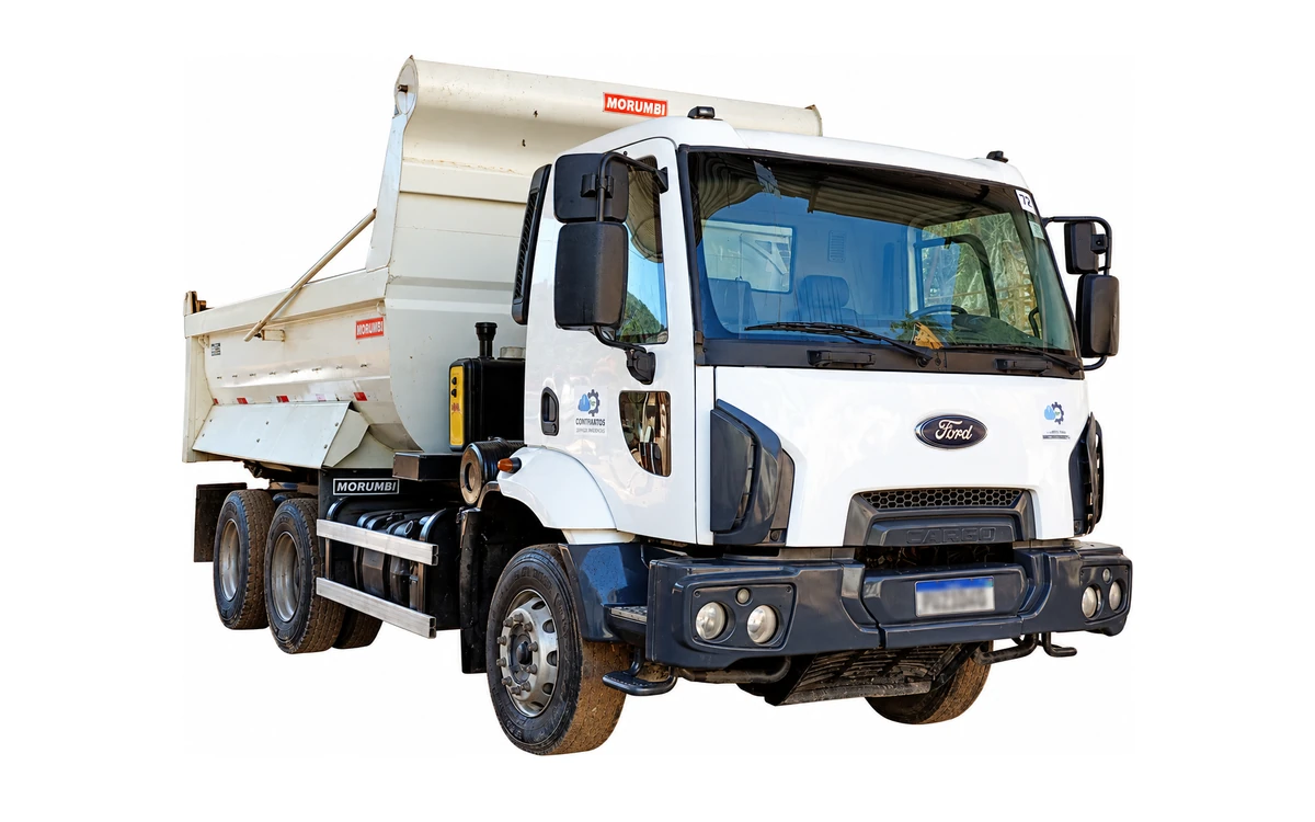 Caminhão caçamba Ford Cargo com caçamba Morumbi da frota da FMC